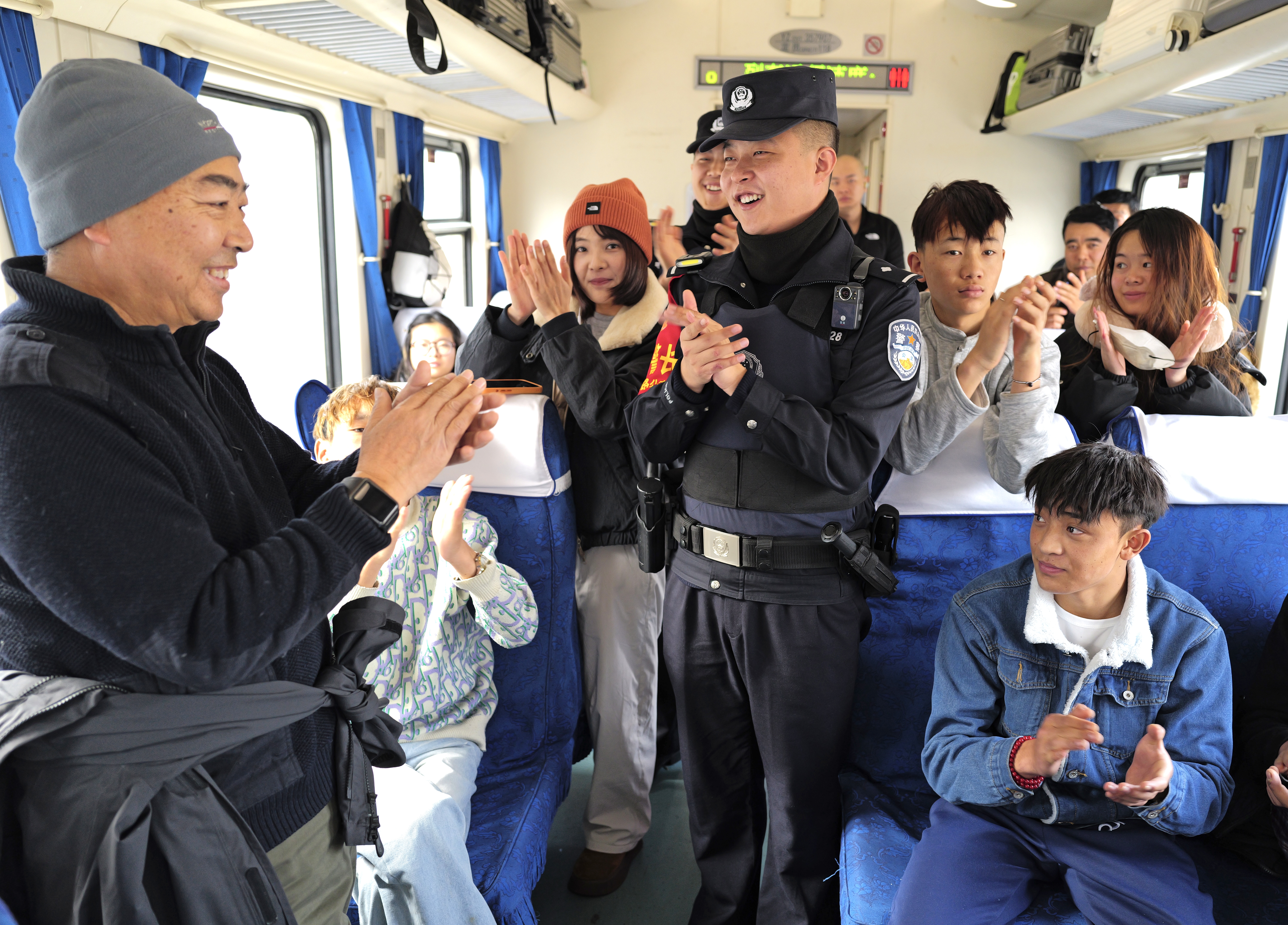 西宁乘警统筹谋划保春运