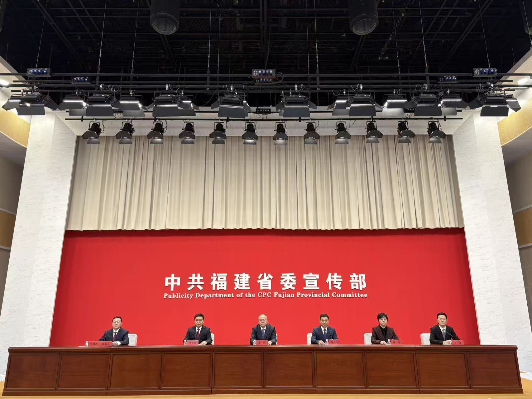 革命老区高质量发展样板：龙岩五年蝶变，综合经济竞争力跻身全国百强