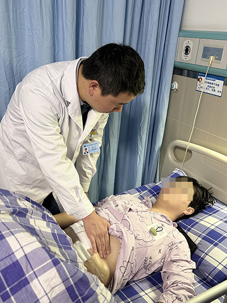 别把“肚子疼”当小事！这些信号可能是健康警报