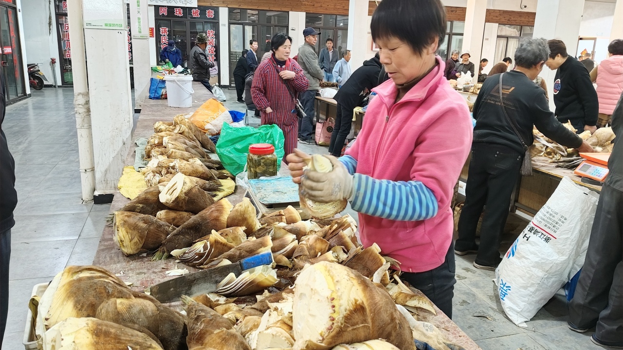 城乡直供、智慧快检,横溪这个共富市集,200多个摊位“零租金”! 城乡直供、智慧快检,横溪这个共富市集,200多个摊位“零租金”!