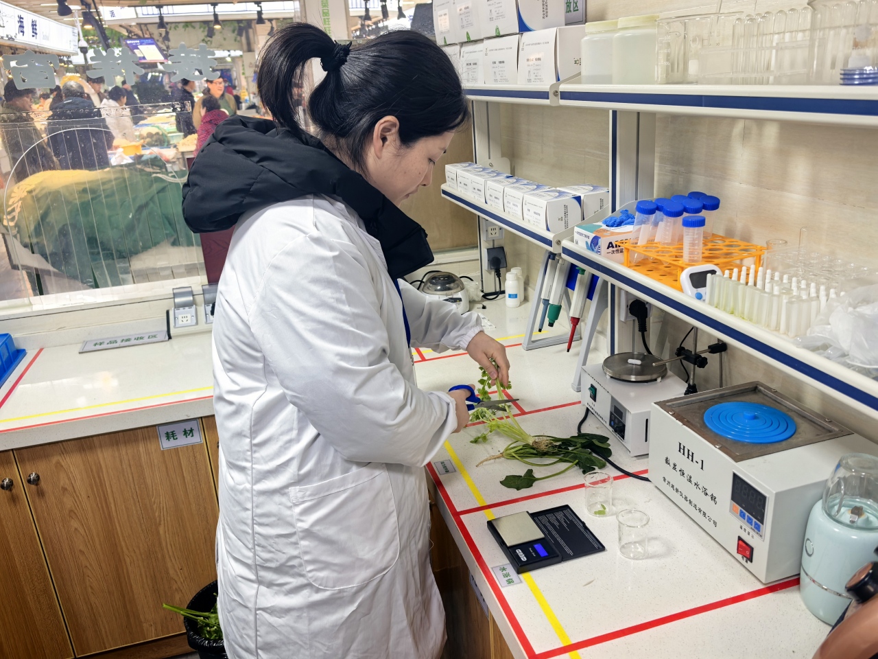 城乡直供、智慧快检,横溪这个共富市集,200多个摊位“零租金”! 城乡直供、智慧快检,横溪这个共富市集,200多个摊位“零租金”!