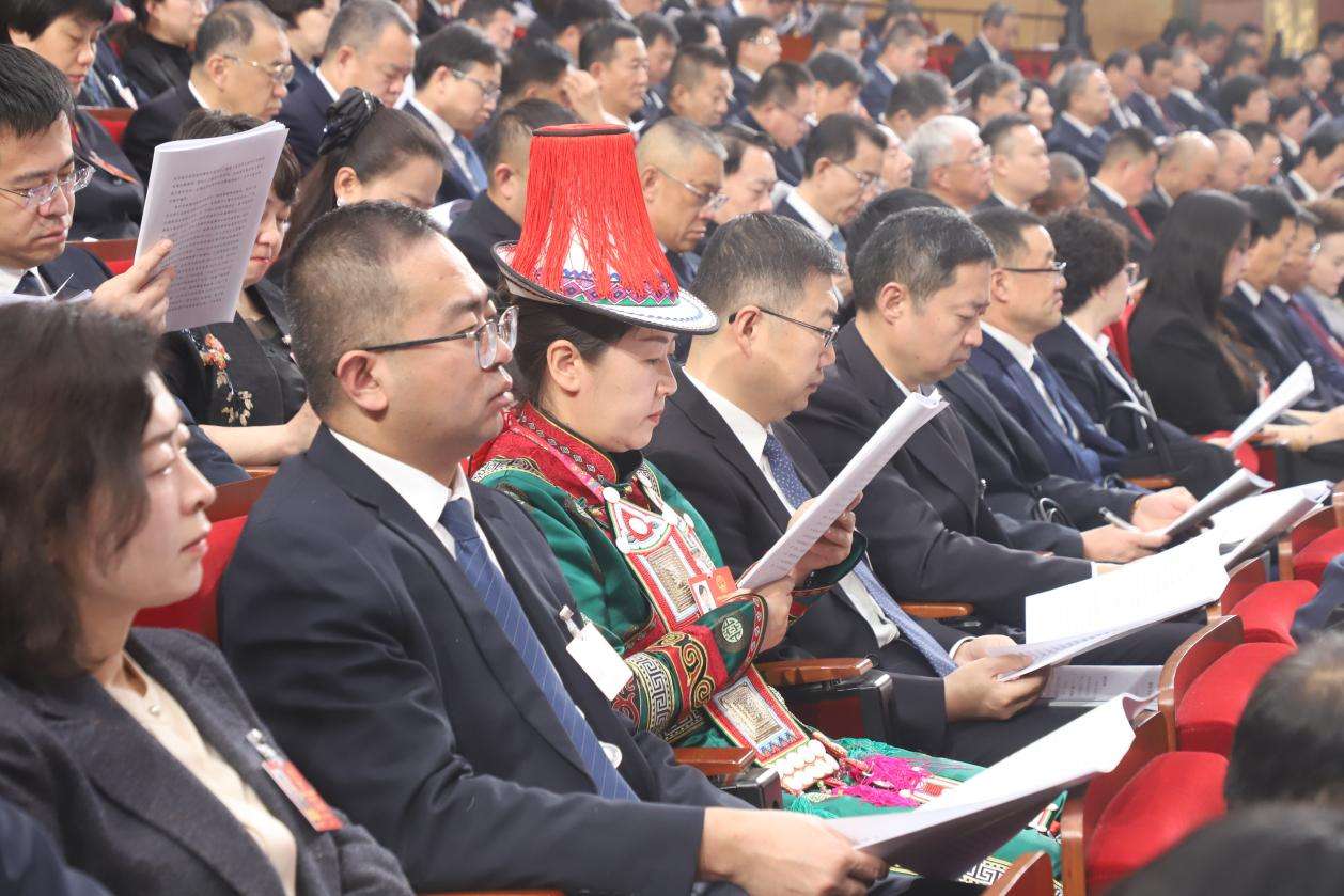 聚焦甘肃“两会”|甘肃：避险搬迁让46万群众住进幸福窝