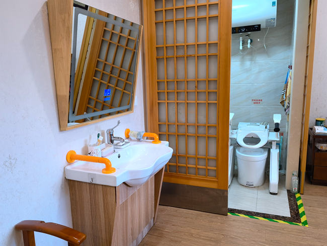 养老院内的适老化设计。人民网记者 马俊华摄