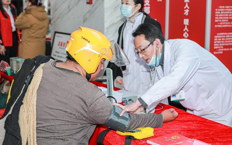 安徽合肥:楼宇里的迎春市集 安徽合肥:楼宇里的迎春市集