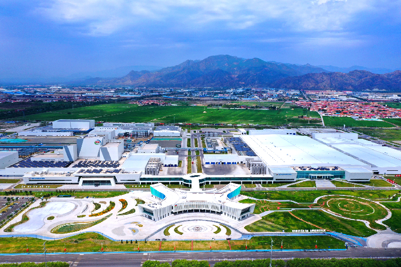 伊利集团获评“全国民族团结进步示范单位”称号