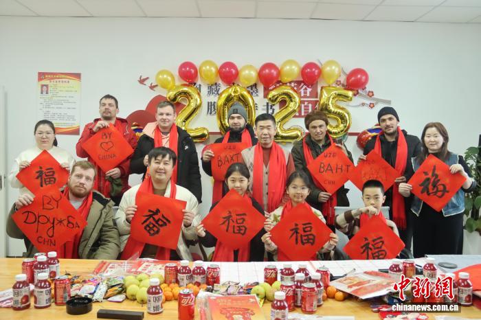 (新春走基层)新疆阿拉山口有个“中哈国际司机之家”