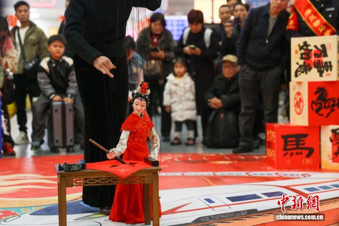 (新春走基层)非遗互动展演 福建泉州站别样迎新春