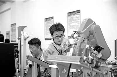 将科研优势转化为产业优势 将科研优势转化为产业优势