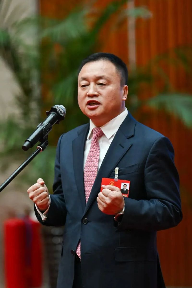 内蒙古两会“代表通道”开启:谈产业、聊增收……他们这样说