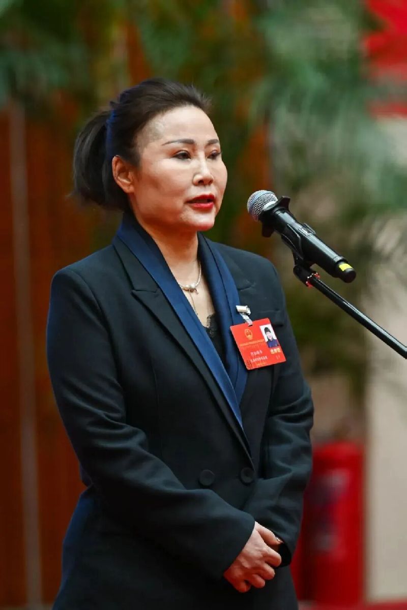 内蒙古两会“代表通道”开启:谈产业、聊增收……他们这样说