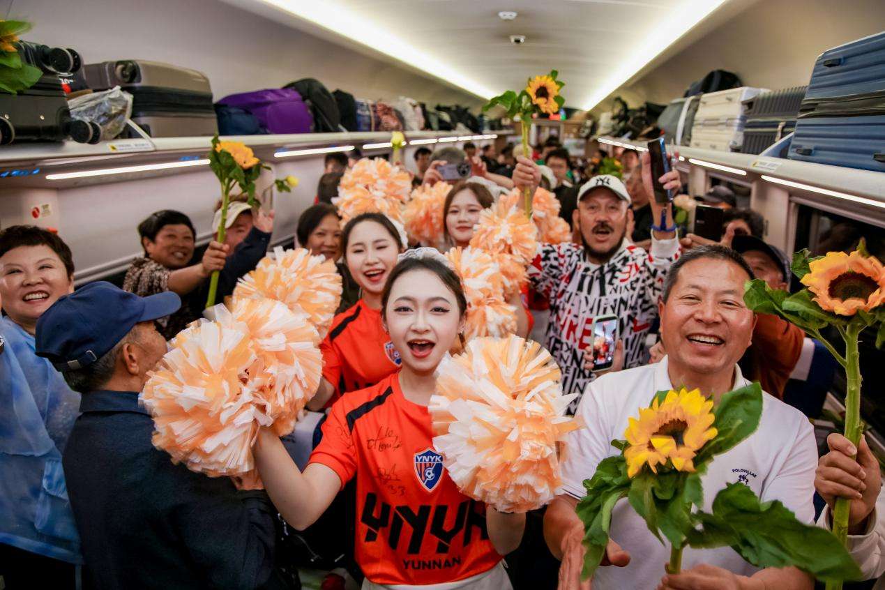 “钢铁丝路 新春和鸣”