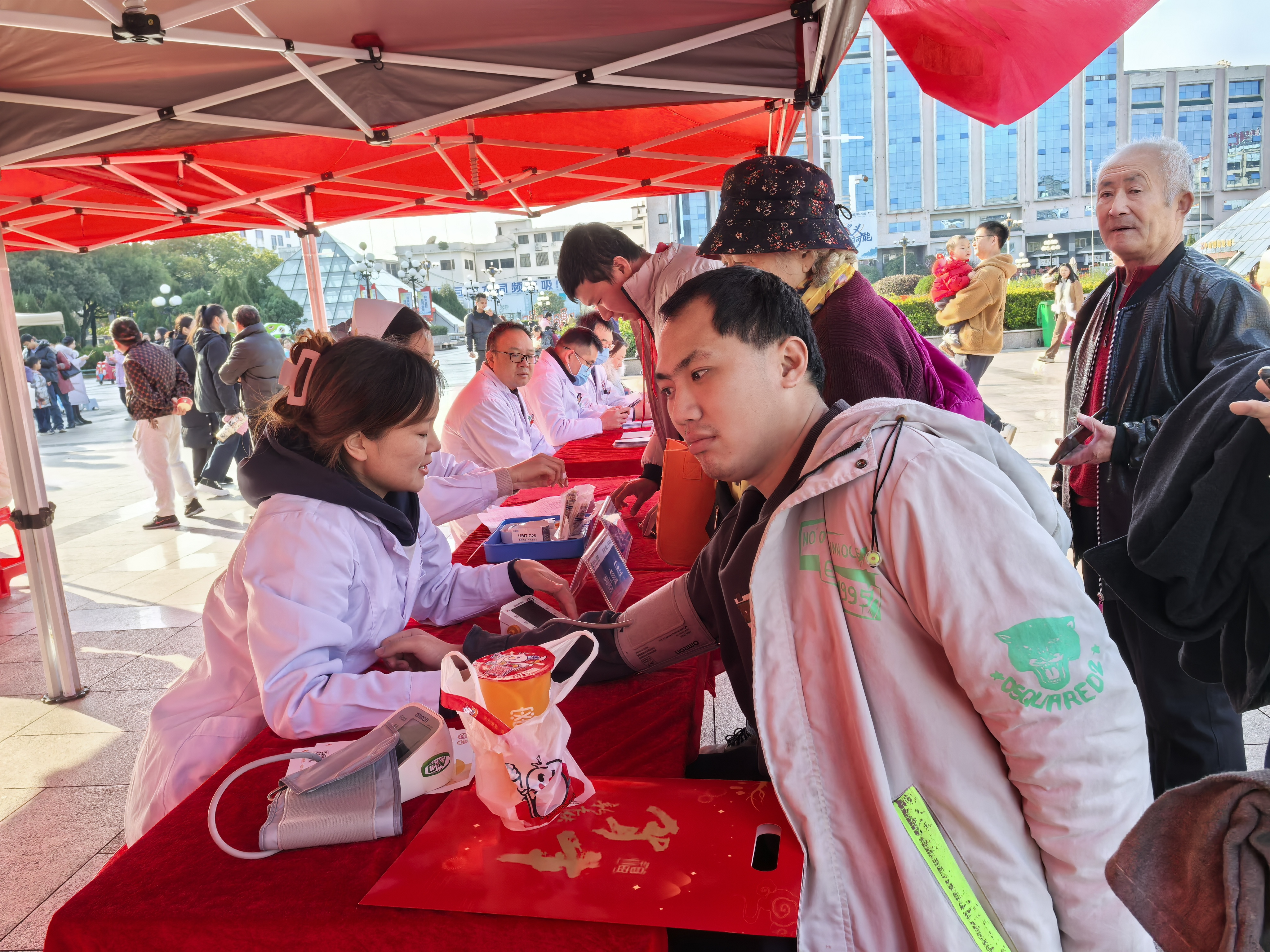 广西桂林市开展“春风行动”促就业