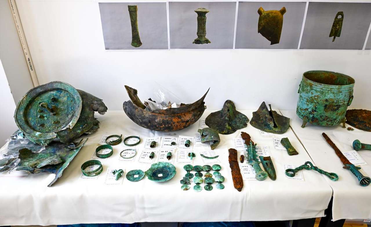 云南弥勒发现两千多年前的青铜工匠墓地