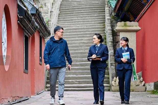 长江经济带十年丨邮储银行重庆分行：两江潮涌处，青绿满巴渝