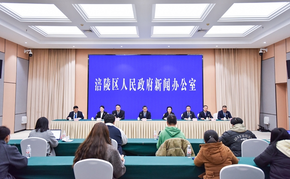 无人机表演、非遗体验、AI棋赛……重庆涪陵文体旅商融合端上“年味大餐”