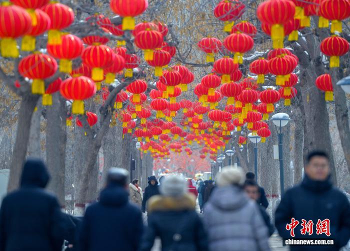 （新春见闻）乌鲁木齐各大公园红红火火迎新春