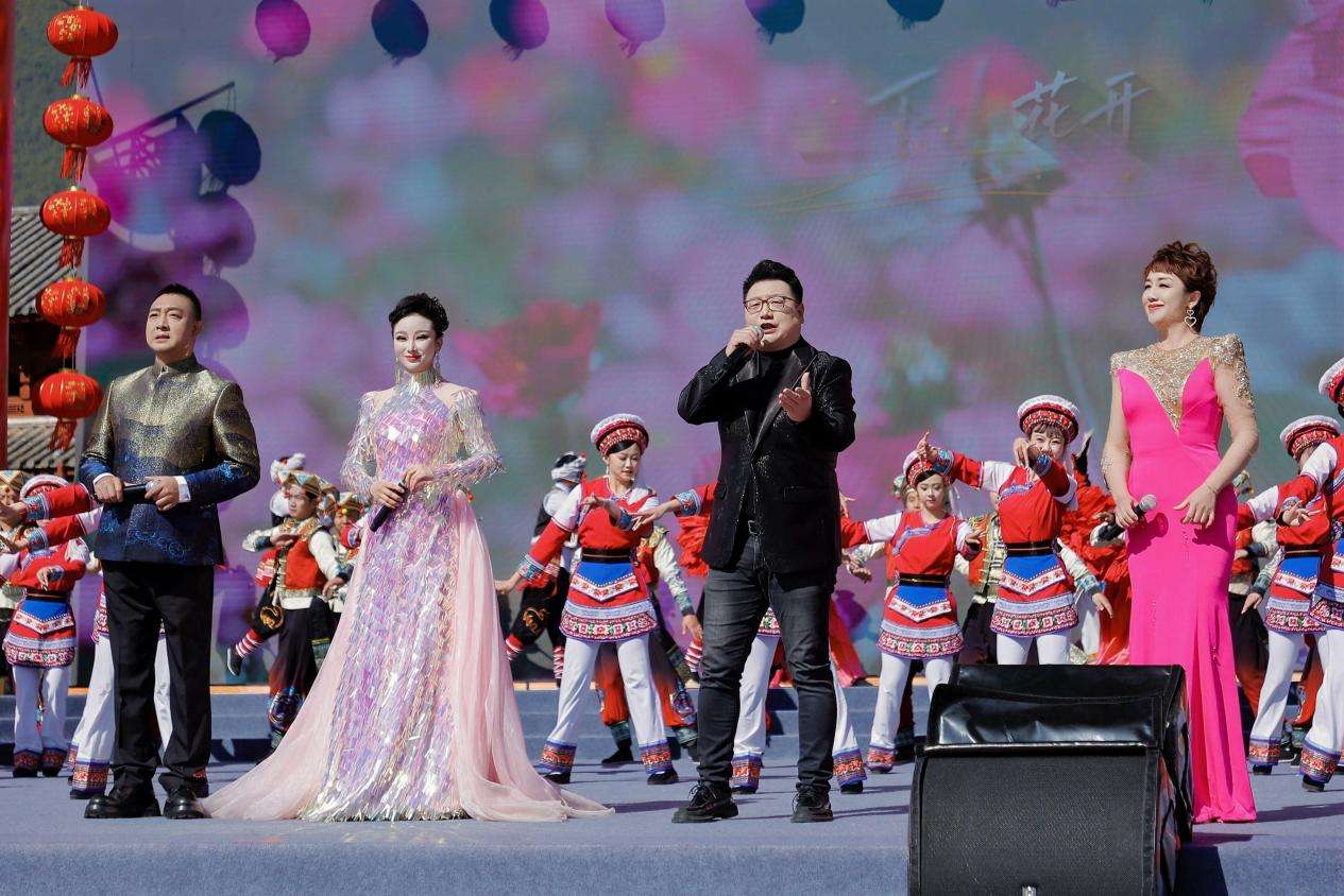 云南剑川：楹联“村”晚贺新春