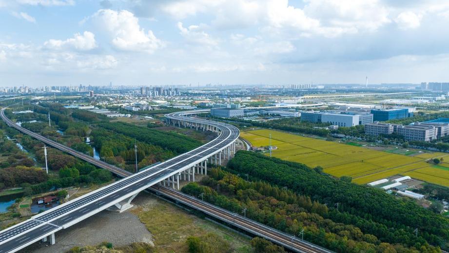 大道如虹筑通途,匠心笃行谱新篇 大道如虹筑通途,匠心笃行谱新篇