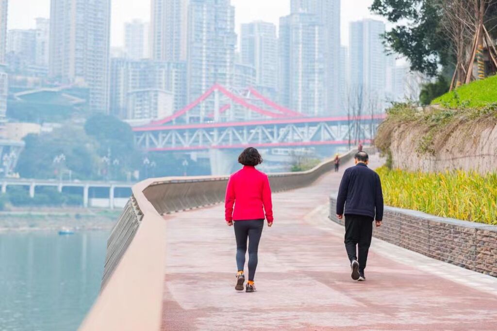 重庆“两江四岸”再添新景 嘉宾里滨江示范段正式开放 重庆“两江四岸”再添新景 嘉宾里滨江示范段正式开放