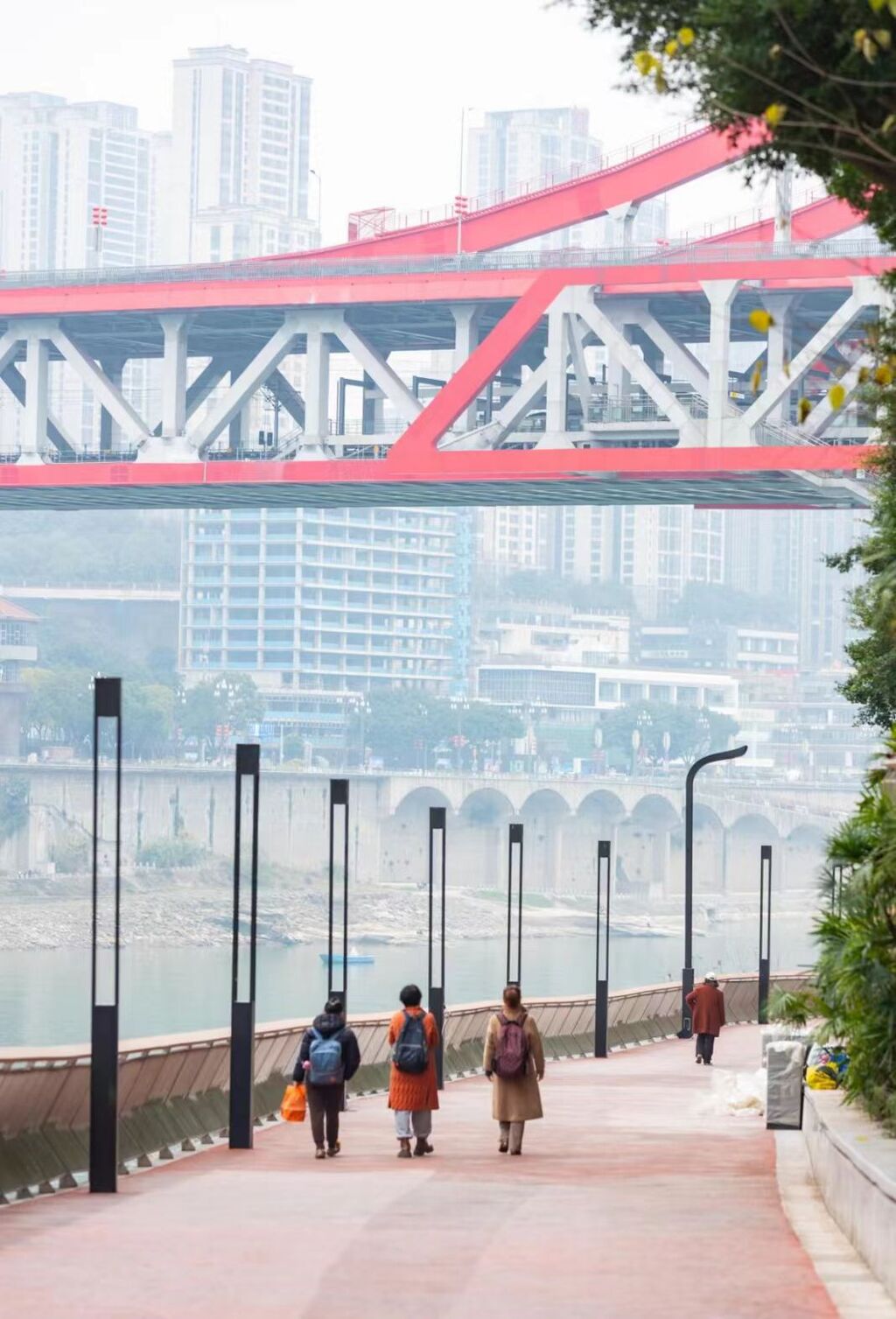 重庆“两江四岸”再添新景 嘉宾里滨江示范段正式开放 重庆“两江四岸”再添新景 嘉宾里滨江示范段正式开放