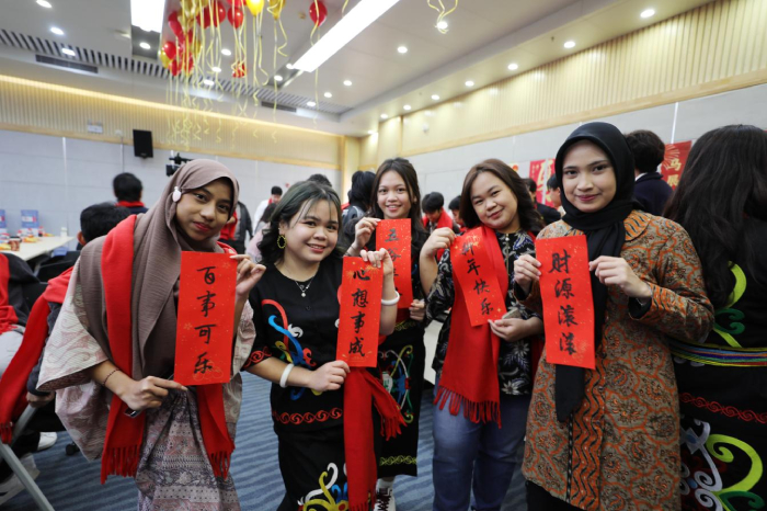 广西建院:国际学生共品中国文化年味 广西建院:国际学生共品中国文化年味