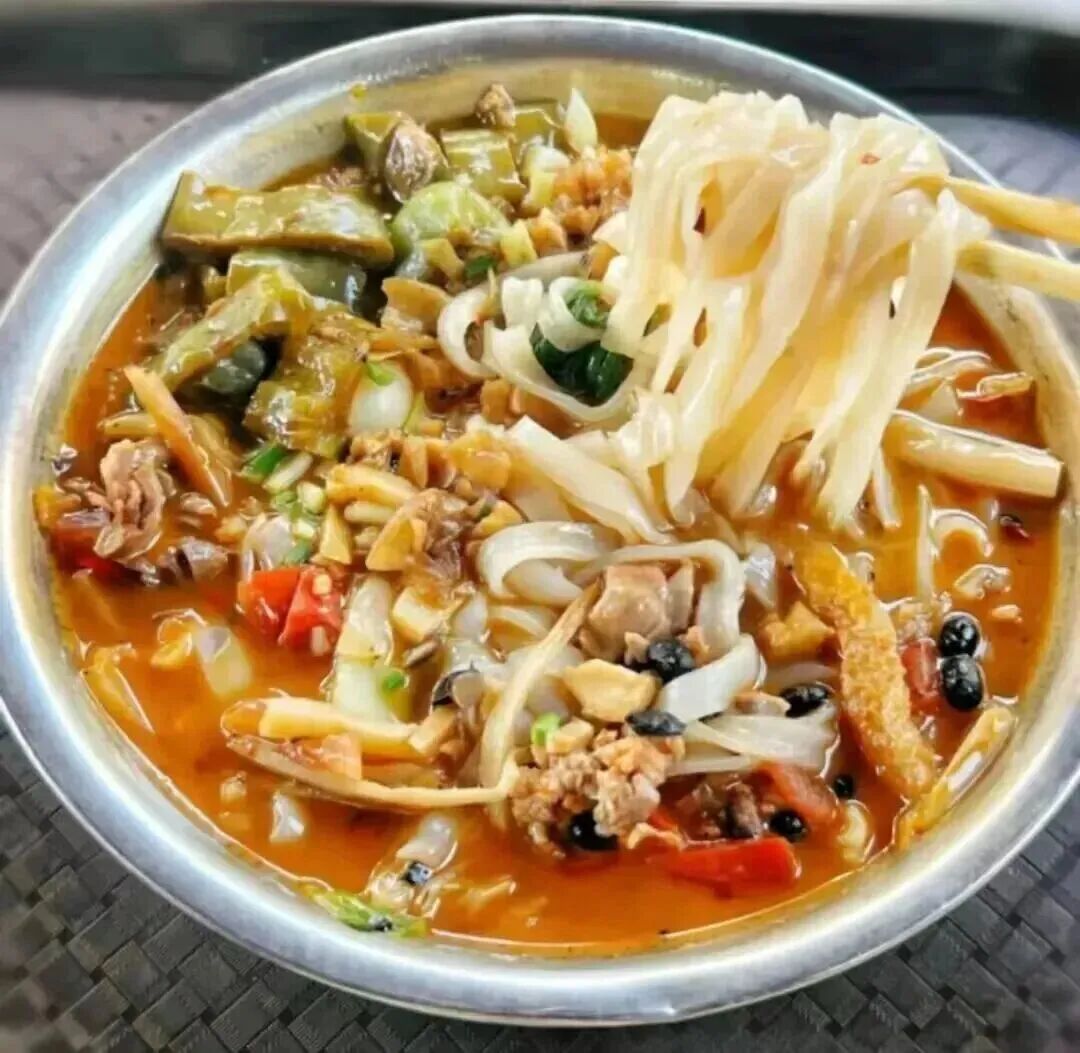 当民歌湖的波光遇见戏曲的韵味,华流就是顶流! 老友粉.jpg