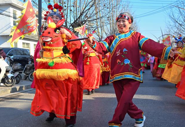 新春走基层|连云港海州：民俗踩街闹新春 文化惠民点亮幸福年