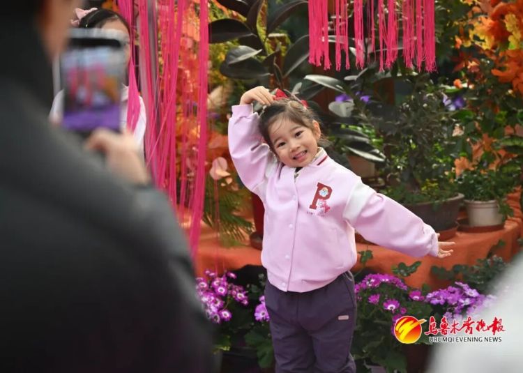 过年人潮已刷屏！新疆各地新年活动扎堆 满城都是人人人