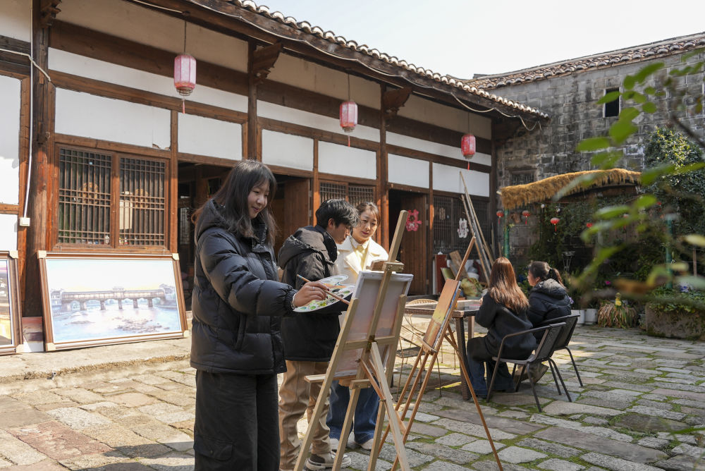马年春节假日盘点·消费篇|从年味里看活力——“三新”勾勒中国春节消费图景