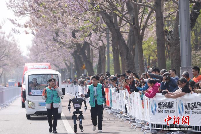 技术突破与生态构建并进 北京机器人产业加速“进化”