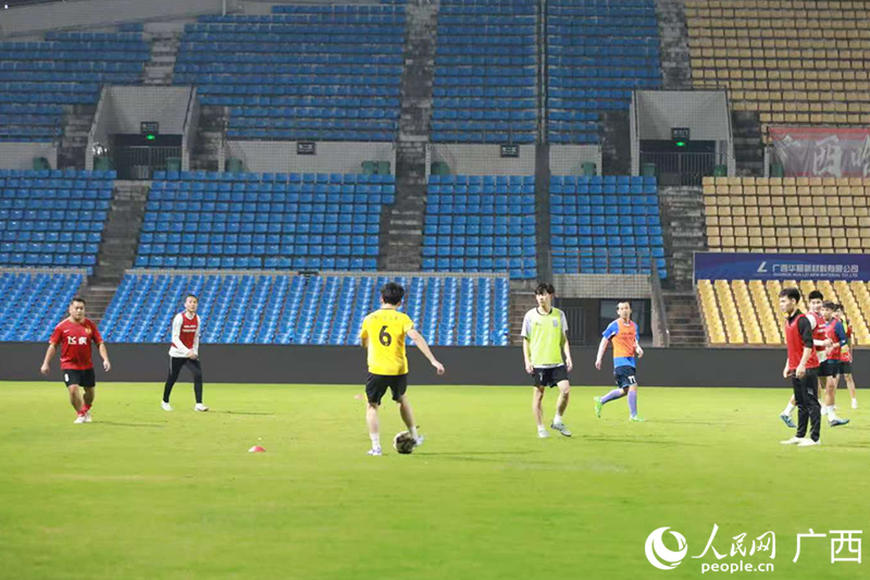 平果市队队员训练现场。人民网记者 冯肖慧摄