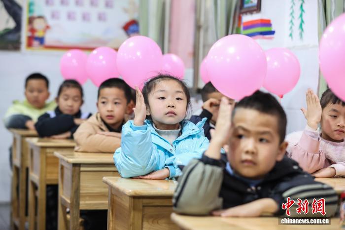 贵州贵定:多彩活动迎开学