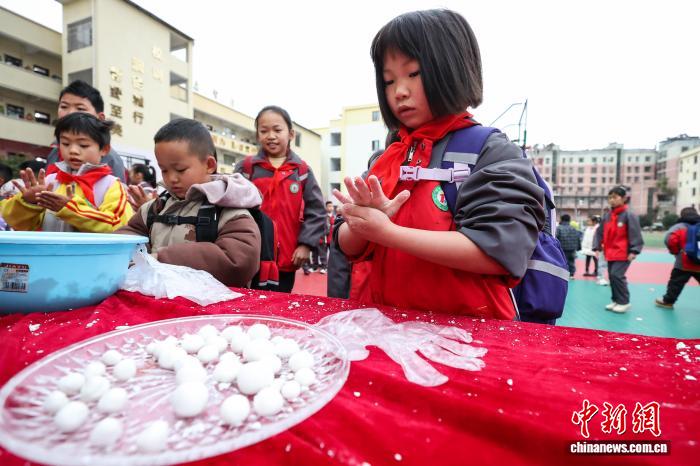 贵州贵定:多彩活动迎开学
