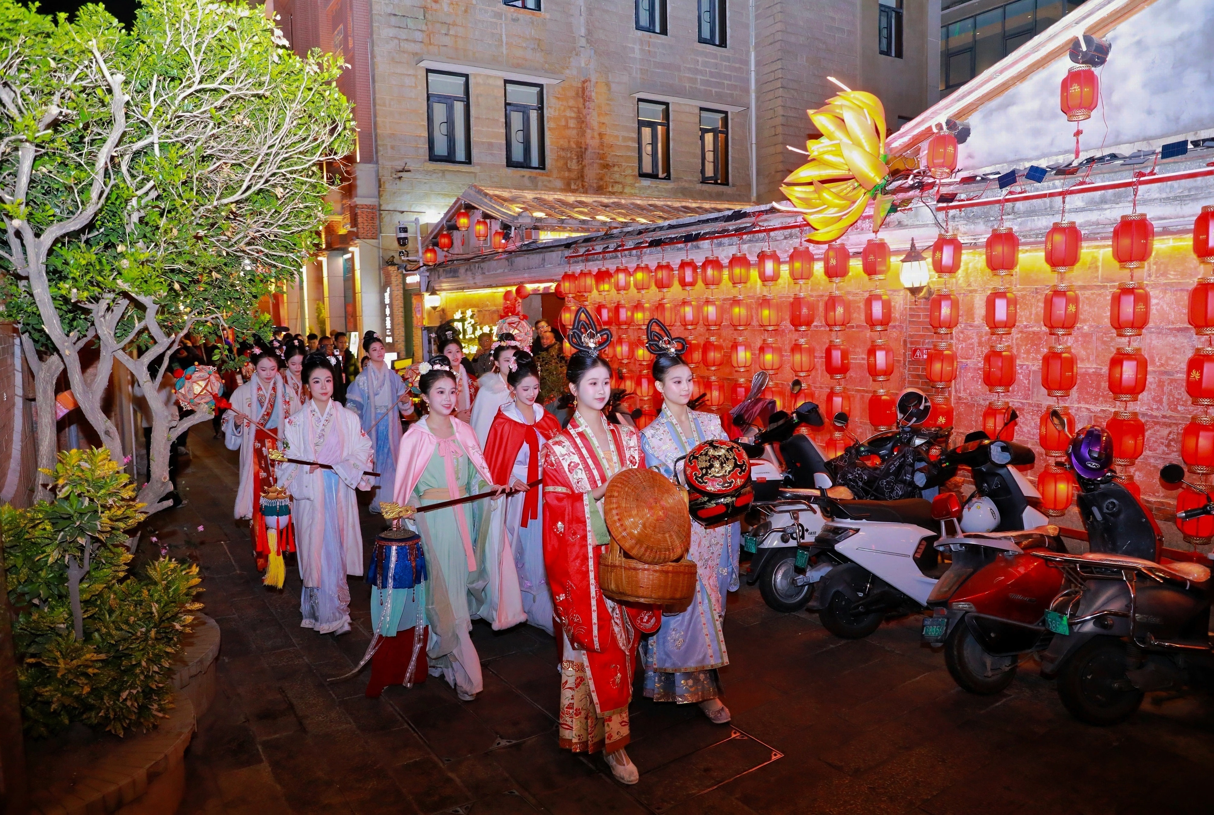 光明聚焦·非遗过大年|福建泉州：花灯璀璨，年味满满
