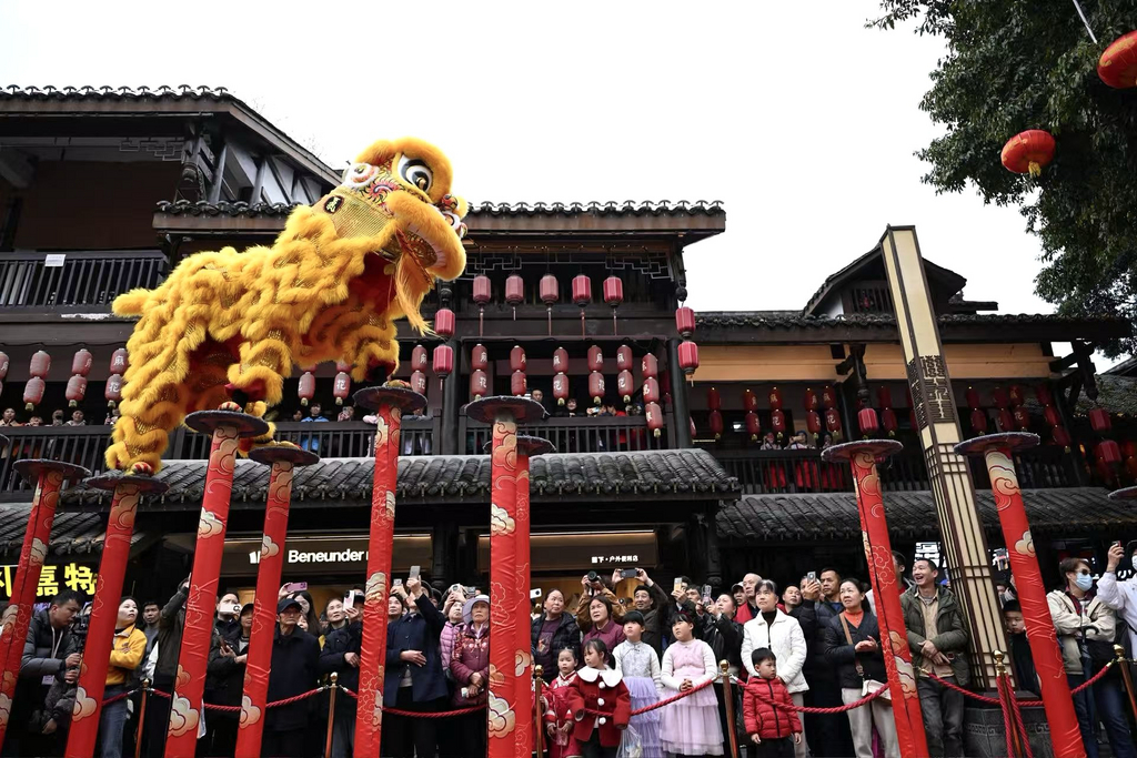 吃坝坝宴、体验渝味“360碗”……华侨华人在重庆过大年