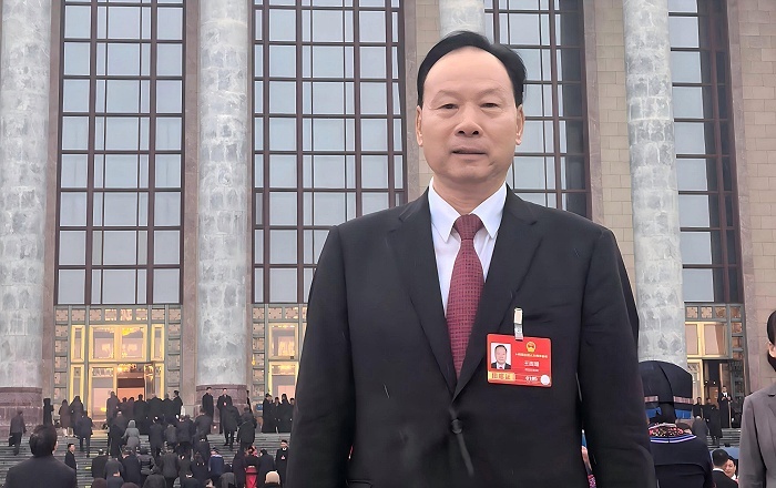 全国人大代表、华裕农业科技有限公司董事长王连增。受访者供图