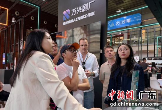 AIGC与数字科技体验专区。主办方供图