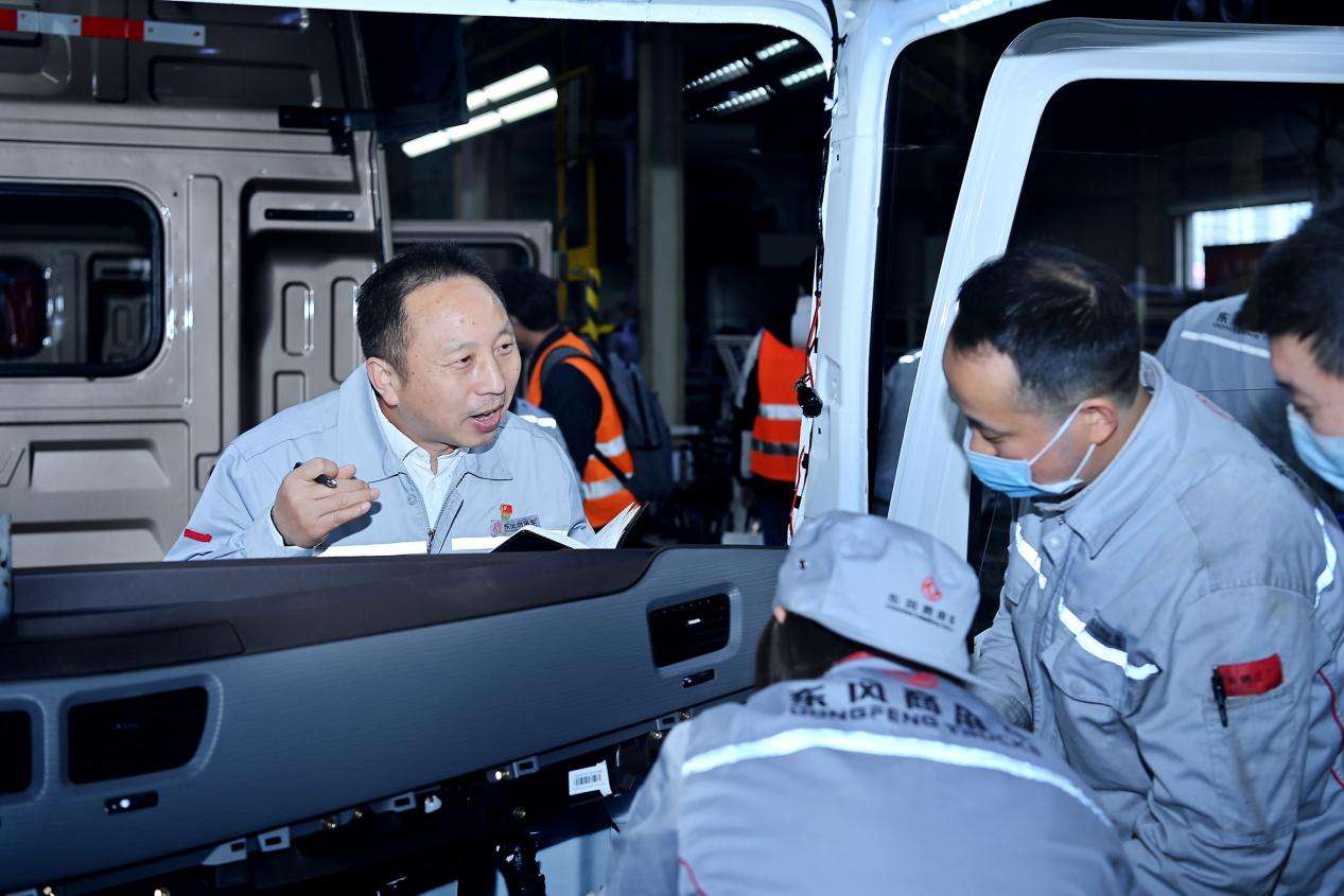 王建清代表：加快汽车产业向新能源、智能化转型