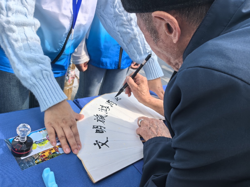 广西三地同步开展旅游消费维权宣传活动