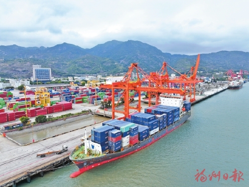 福州自贸片区打通粗铜进口海陆联运新通道 首票马来西亚粗铜抵榕,实现零的突破 福州自贸片区打通粗铜进口海陆联运新通道