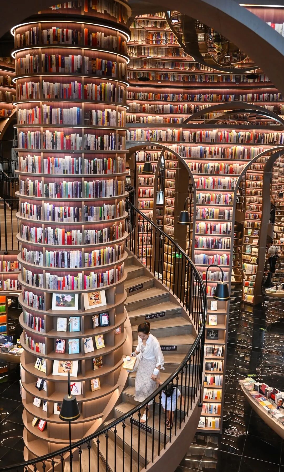 外交部发言人海外推荐成都!