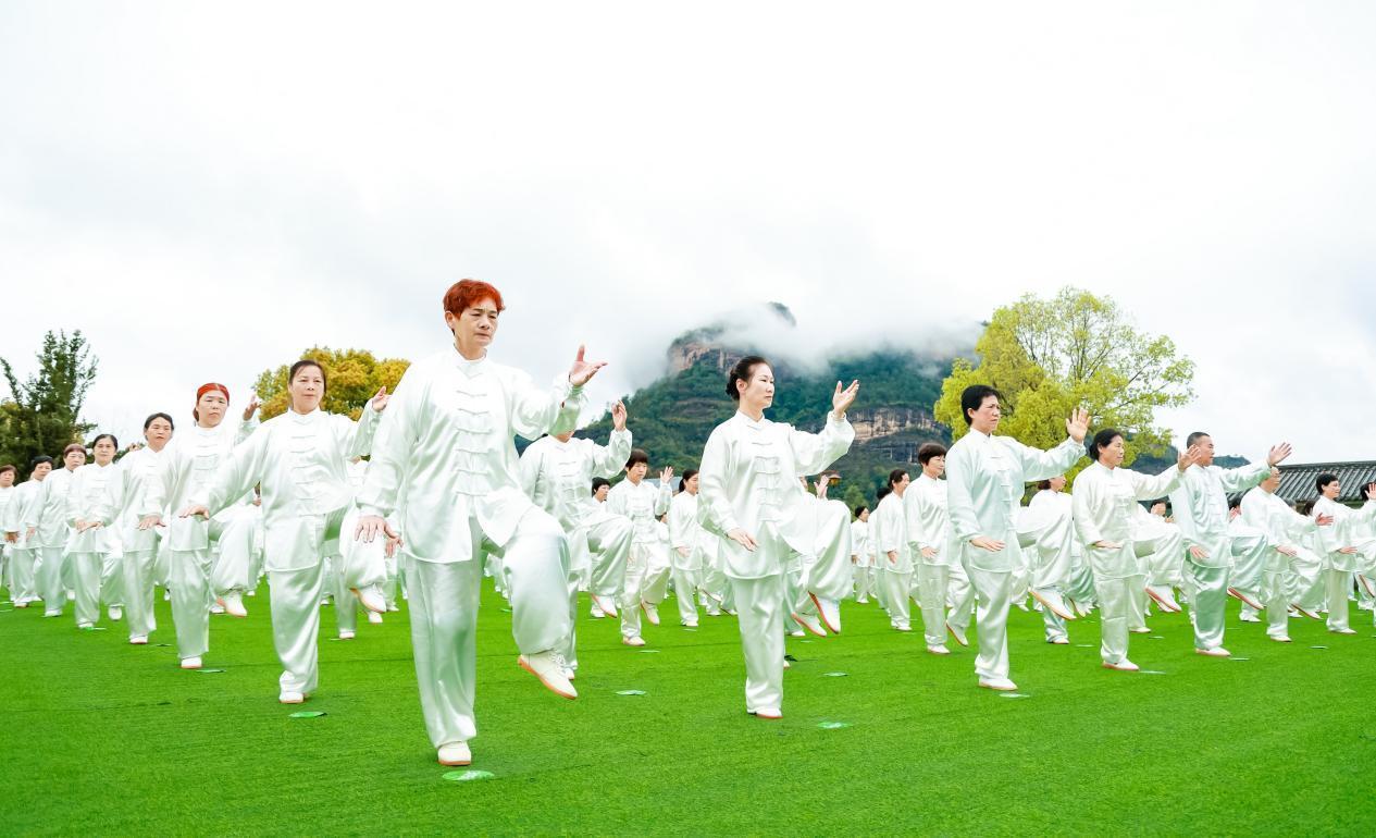山水映太极 茶韵伴武魂——首届“万里茶道”国际太极拳邀请赛开幕