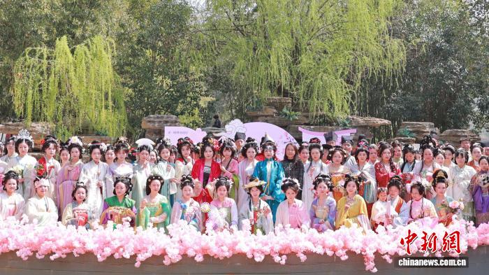 古风映繁花 湖北襄阳迎花朝解锁春日雅韵