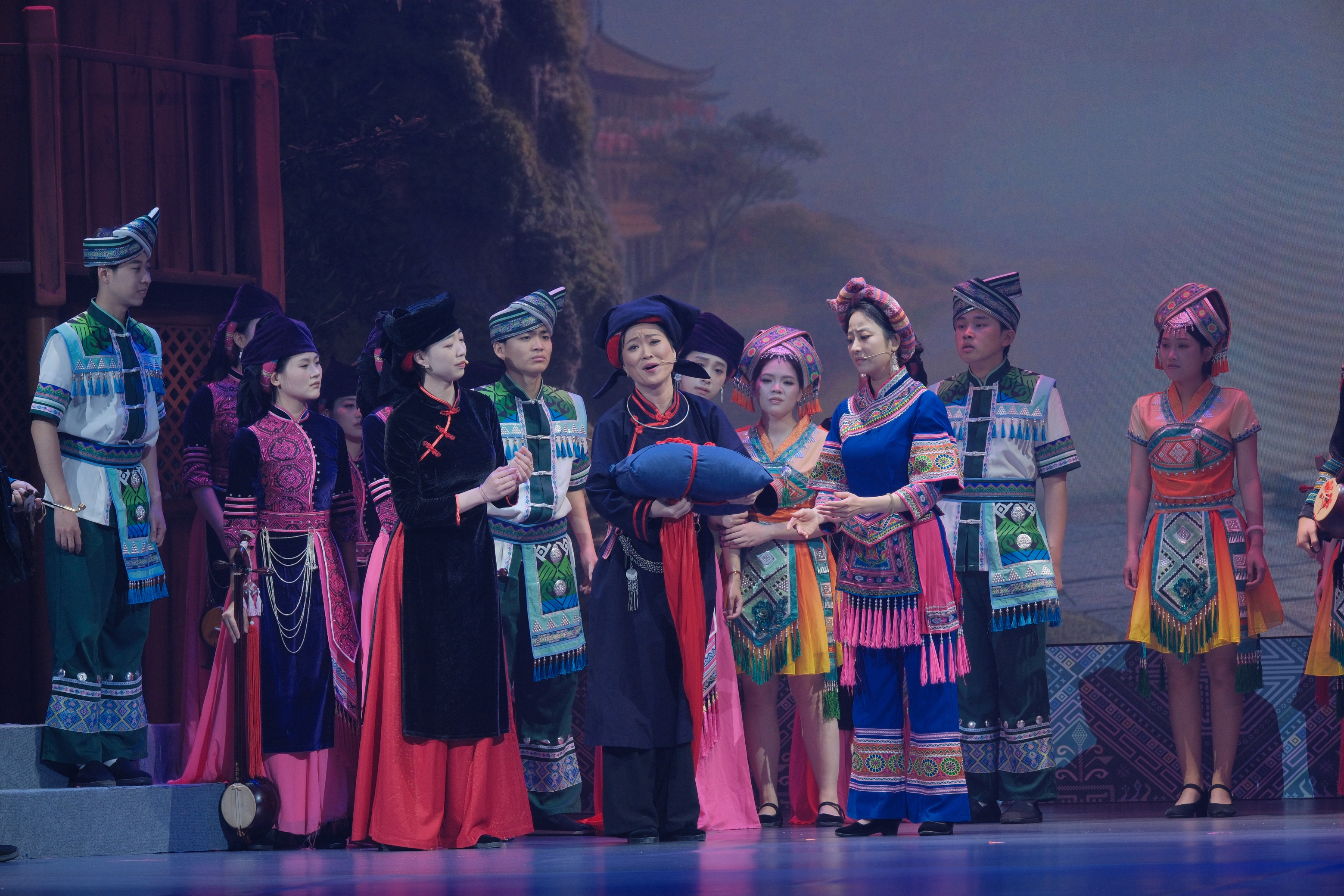 广西龙州：天琴牵起跨国缘 沉浸式音乐剧《琴·缘》温情上演