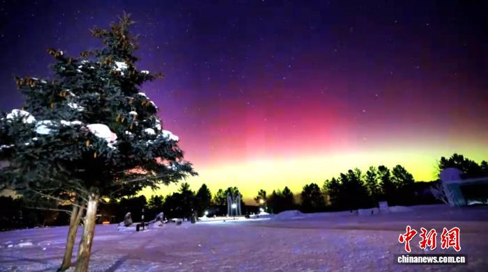 漠河再现红绿极光 大批游客春日踏雪追光