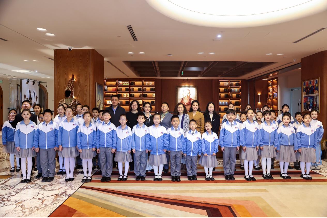 北京朝阳“小使者”走进哈萨克斯坦文化中心，开启青少年跨文化友谊之旅