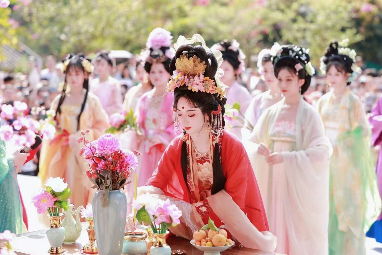 深看湾区 | 华侨城甘坑古镇以三角梅激活文旅新活力