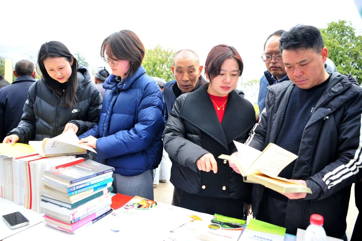 湖北夷陵：“开往春天的图书车”服务群众逾52万人次