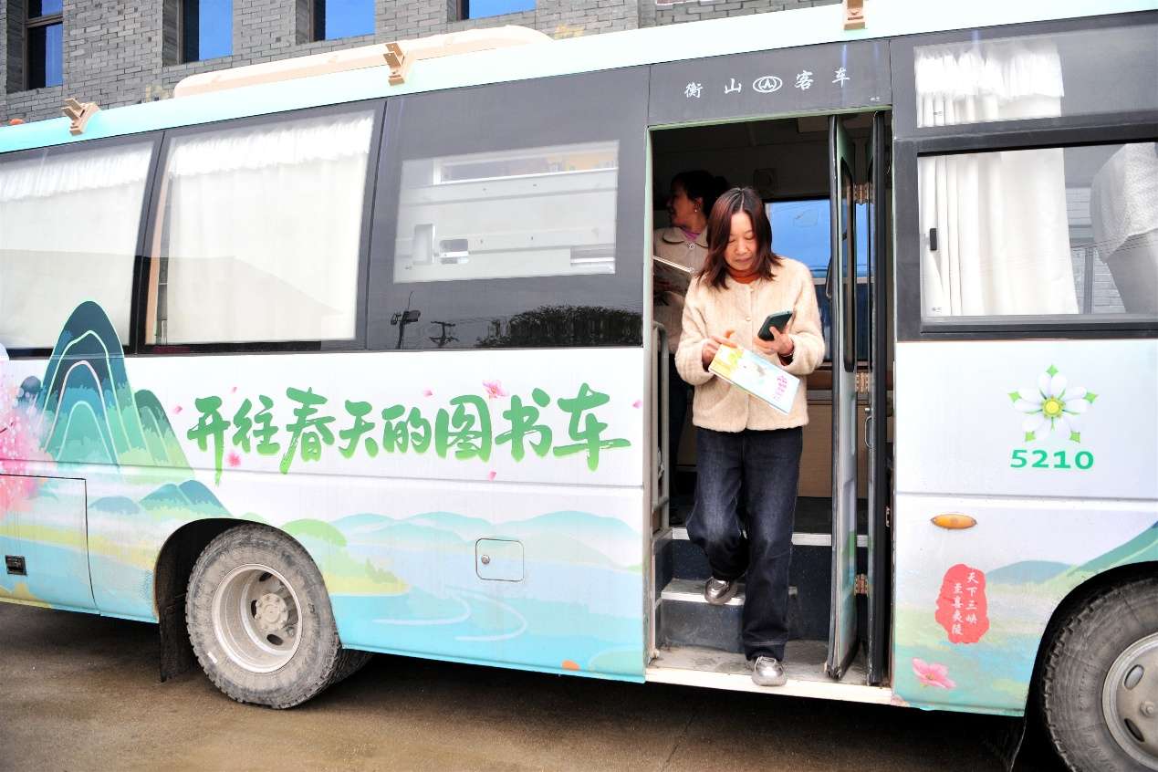 湖北夷陵：“开往春天的图书车”服务群众逾52万人次