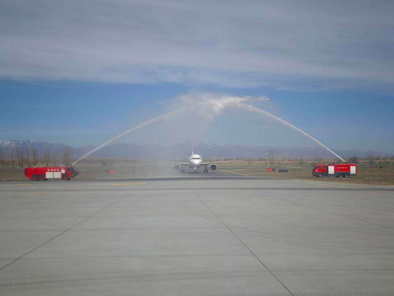 东航“塔城-北京”直飞航线圆满首航